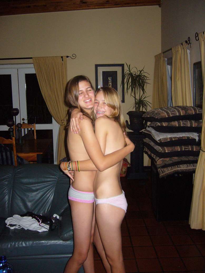 Naked Girls 18+ Gloryholes france avignon aix